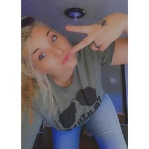 Meet your Posher, Elizabeth